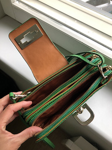 Кожаная сумка DKNY (4 фото из 6)
