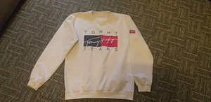 Pusa Tommy Hilfiger (1 foto / 1)