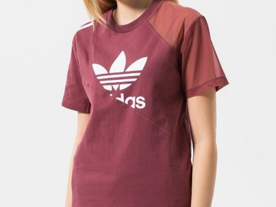 Женская футболка adidas М