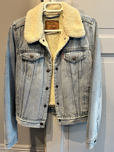 Levi Strauss джинсовая куртка для мальчика 9-12 лет (1 фото из 2)