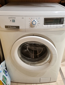 Pesumasin Electrolux (1 foto / 4)