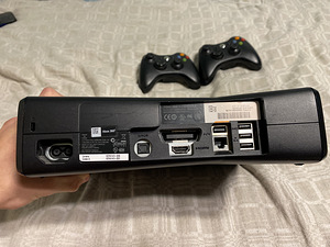 Продам XBox 360 (3 фото из 4)