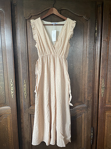 Kleit Lilie Rose -Paris- 38/40 (1 foto / 1)
