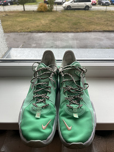 Кроссовки Nike (2 фото из 7)