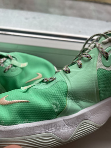 Кроссовки Nike (7 фото из 7)