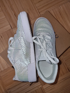 Naiste Reebok Classic vabaajajalatsid (1 foto / 4)