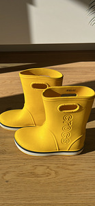 Детские резиновые сапоги Crocs размер 33-34 (1 фото из 2)