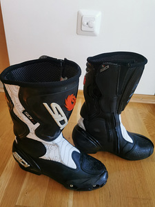 Naiste saapad r.37 (1 foto / 1)