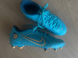 Nike jalgpallijalatsid (3 foto / 5)