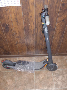 Электросамокат Ninebot Kickscooter ES2 (2 фото из 5)