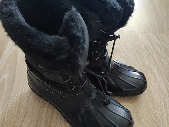 Резиновые теплые сапоги Skechers 36s.
