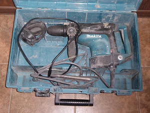 Перфоратор Makita HR4011C, 1100 Вт (3 фото из 5)