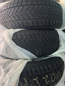 Продаю б/у резину (2 фото из 5)