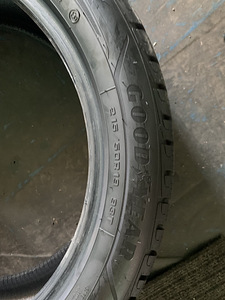 Продаю б/у резину (3 фото из 5)