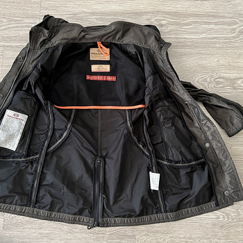 Parajumpers