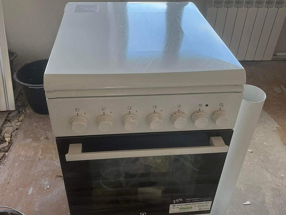 М: новая духовка Electrolux со стеклянной плитой