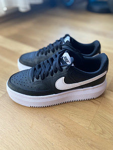 В продаже женские кроссовки Nike Court Vision Alta, размер 39 (1 фото из 2)