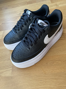 В продаже женские кроссовки Nike Court Vision Alta, размер 39 (2 фото из 2)