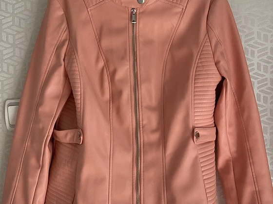 Кожаная куртка Guess