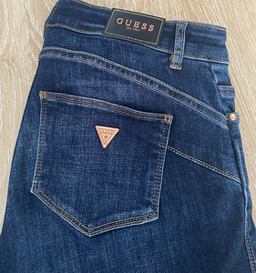 Guess джинсы (2 фото из 2)