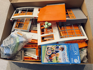 Playmobil lastehaigla & kiirabiauto (3 foto / 7)