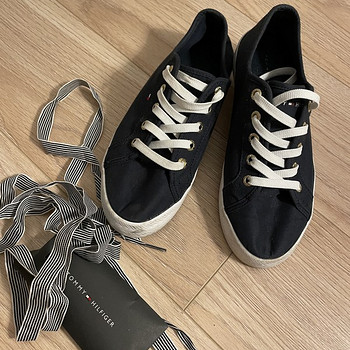 Tennised Tommy Hilfiger 37 suurus