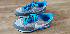 Nike tossud, s 35,5 (1 foto / 4)