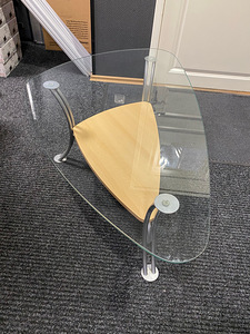 Glass Coffee Table (2 foto / 3)