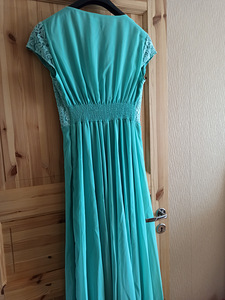 Женская одежда (2 фото из 3)