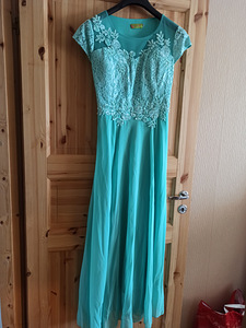 Женская одежда (3 фото из 3)