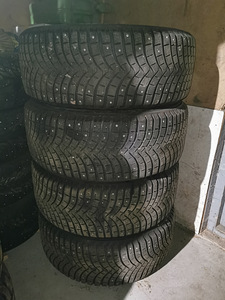 Резина + диски 285/50/20 (4 фото из 7)
