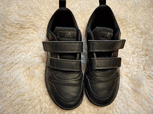 Кроссовки Adidas (1 фото из 4)