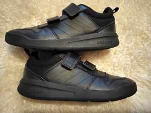 Кроссовки Adidas (2 фото из 4)