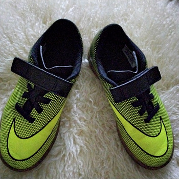 Кроссовки Nike.