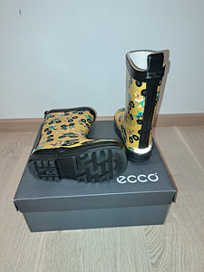 Резиновые сапожки 24 р (2 фото из 2)