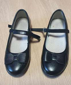 Туфли 32р. (3 фото из 3)