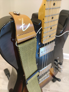 Uuendatud Fender Squier Vintage 72 Telecaster Thinline (2 фото из 10)