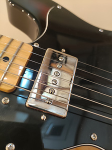 Uuendatud Fender Squier Vintage 72 Telecaster Thinline (6 фото из 10)