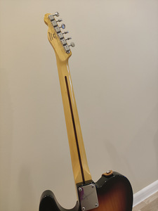 Uuendatud Fender Squier Vintage 72 Telecaster Thinline (8 фото из 10)