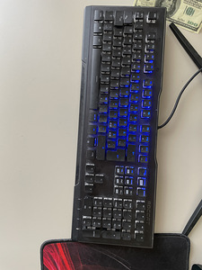 Клавиатура roccat (3 фото из 3)