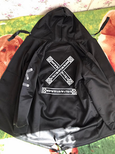 ЧЕРНАЯ КУРТКА TECHWEAR (1 фото из 4)