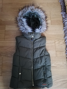HM Vest 146/152 (1 foto / 2)