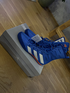 Боксерские бутсы Adidas Box Hog 4 (2 фото из 4)