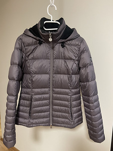 Armani EA7 куртка S размер (1 фото из 3)