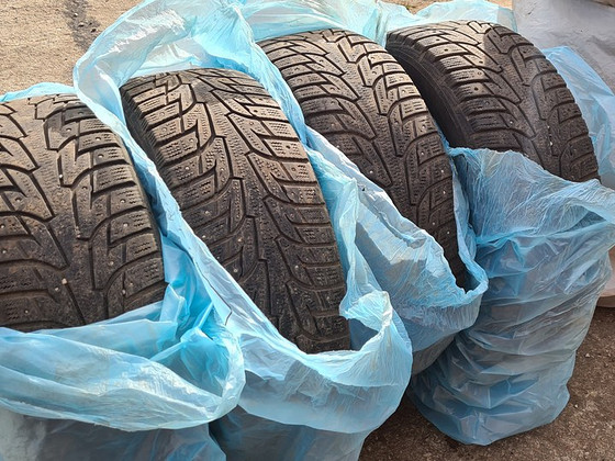 R16/215/55 шпильки Hankook 4 шт.