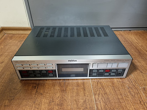 Проигрыватель компакт-дисков revox B225. (2 фото из 3)