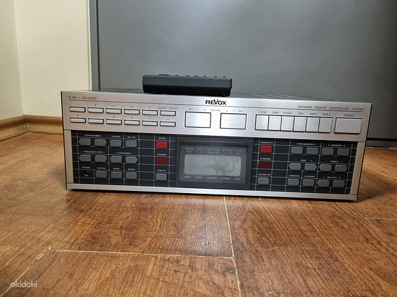 Revox B285 AM/FM стерео тюнер-усилитель