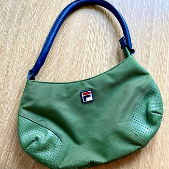 Fila käekott