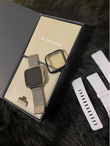 Fitbit versa 1st generation (1 foto / 3)