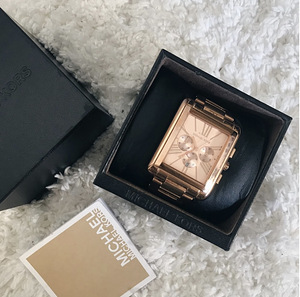 Часы Michael Kors (3 фото из 7)